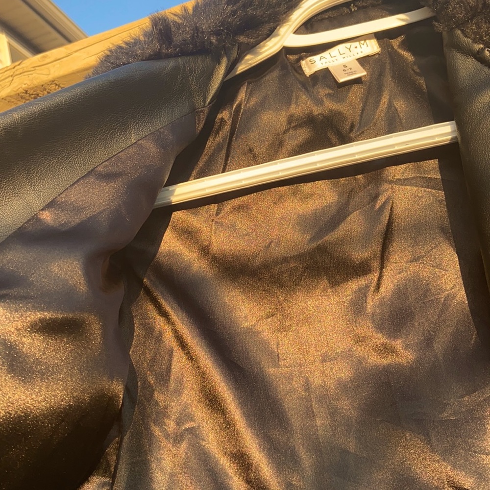 jacket - Picture 4 of 5